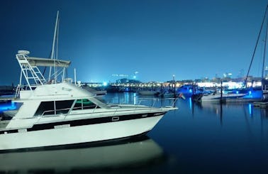 Have Fun Cruising and Fishing in Dubai with 34 Foot Silverton Yacht