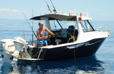 Enjoy Fishing in Mangawhai Heads, Northland with Captain Tony