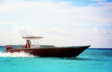 Enjoy Fishing in Maldives on 30' Keyolhu 1 Center Console
