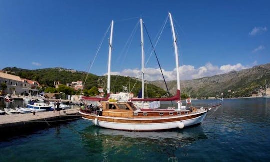 Cruising Turkish Gulet in Dubrovnik