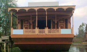 Kotroo Palace Houseboat Srinagar
