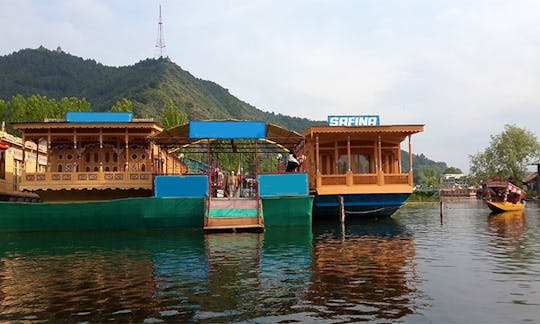 Conheça Jammu e o Lago da Caxemira em uma casa-barco