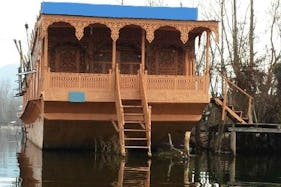 Rent a Houseboat in Nageen Lake, Srinagar