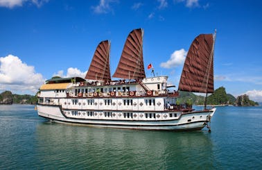 Viatnamese Junk Boat Cruise in Halong Bay