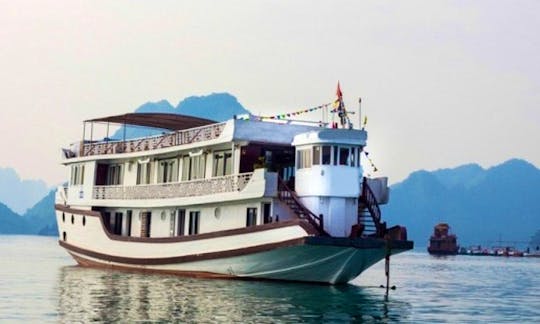 Passenger Boat monkey island cruise in Halong Bay