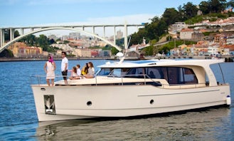Charter the Greenline 40 Motor Yacht for 12 People in Porto, Portugal