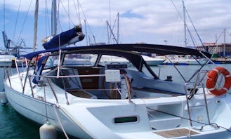 Charter Oceanis 323 Sailing Yact In Spain