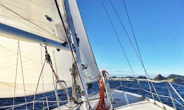 43ft. Columbia for charter in Rio de Janeiro with Lazy Jack Sea Adventures