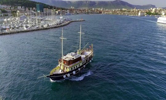 Private tour on Polaris Yacht in Split, Croatia