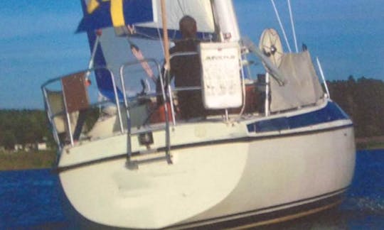 Sailing Charter On 31' Maxi 95s Sailboat In Kristinehamn, Sweden