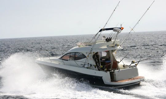 Location de yacht à moteur à Puerto de la Estaca