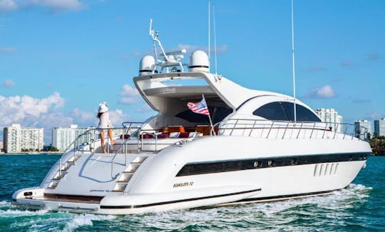 Location de magnifique yacht à moteur Mangusta de 72 pieds à Miami Beach