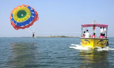 Des aventures en parachute ascensionnel pour les amateurs de sensations fortes à Malvan, dans le Maharashtra