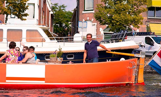 Smidtje canal cruises Bavo (open boat) in Haarlem