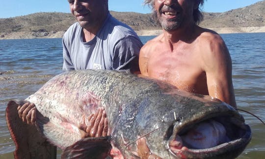 Guided Fishing Trip on 14' Alumacraft in Alcántara, Spain