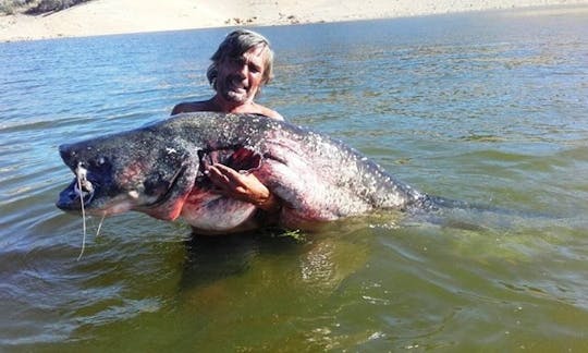 Guided Fishing Trip on 14' Alumacraft in Alcántara, Spain