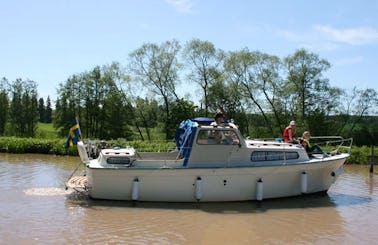 Rent 25' Motor Yacht in Vadstena, Östergötland County
