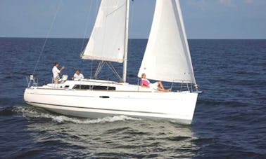 Iate à vela Beneteau Oceanis de 34'