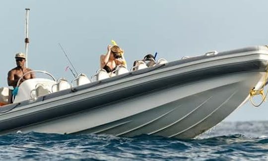 Louez un bateau gonflable rigide au Morne, à Maurice