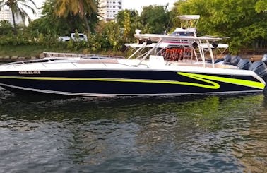 25 Person boat rental in Cartagena