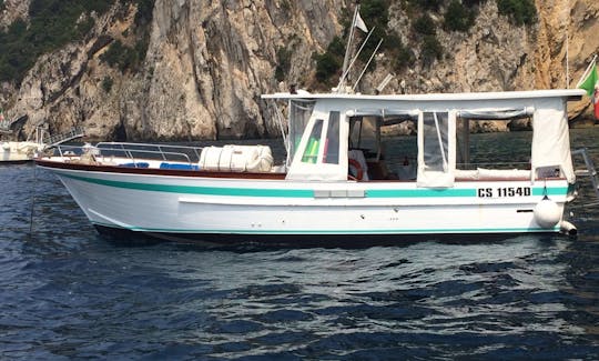 Extraordinario viaje en barco por la costa de Amalfi a bordo de un yate a motor de 44 pies