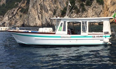Remarkable Boat Trip Around Amalfi Coast Aboard 44' Motor Yacht