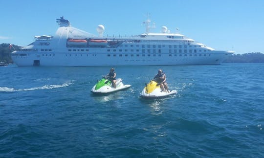 Passeio de jet ski com um guia profissional em Quepos, Costa Rica