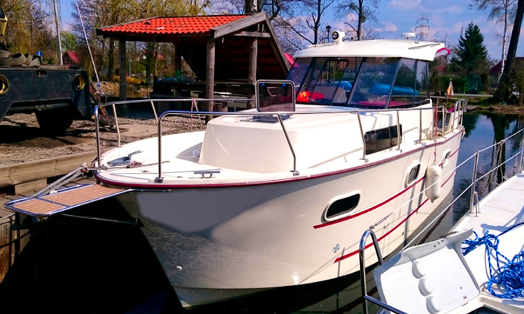 Download Nautika 830 For iPhone Free Nautika 830