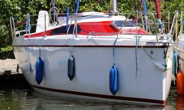 Laguna 25 Cruising Monohull Charter in Gizycko