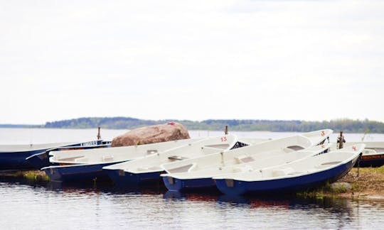 Alquila un Pella Dinghy en Burtnieki, Letonia