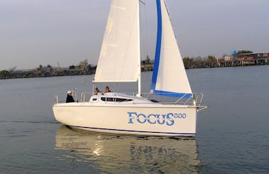 ''Focus 800'' Cruising Monohull Charter in Giżycko