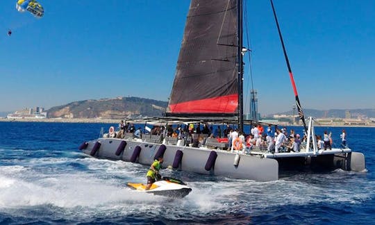 Alquile un catamarán de crucero para grupos grandes en Mogán, España