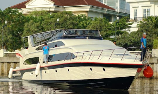 Charter Black Pearl Motor Yacht in Pademangan, Indonesia