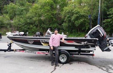 Fishing Guide Services 18'6" Lund Pro V.  Fishing Trip Boat in Lévis
