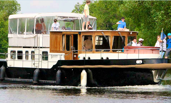 Charter 49' Passion Classic Motor Yacht In Brandenburg, Germany