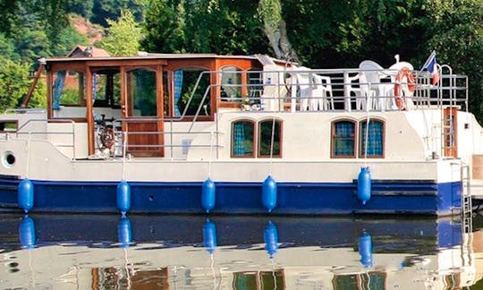 "Kormoran 1140" Motor Yacht Charter in Rechlin
