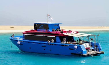 Explorez en yacht à moteur dans le gouvernorat de la mer Rouge, en Égypte