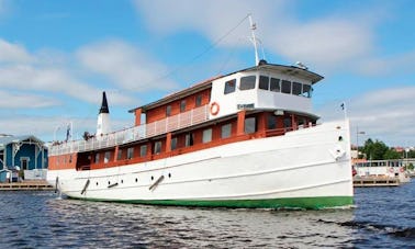 Charter Cruising  Yacht in Finland