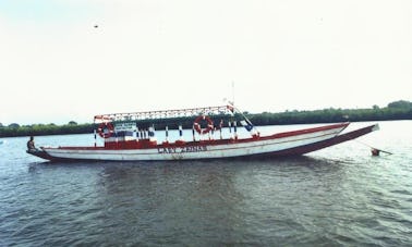 Alugue um barco de passageiros em Lamin, Gâmbia