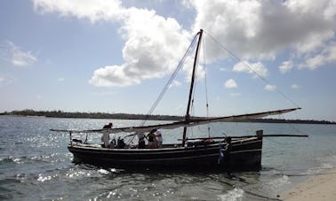 Passeios de barco pelo rio Dhow em Arusha, Tanzânia, para 8 pessoas!