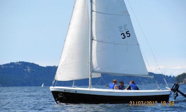 Sailing Lesson on a 19' Pearson Resolute Sloop in Olga, Washington