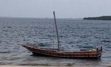 ¡Alquile un barco tradicional en Arusha, Tanzania para 8 personas!