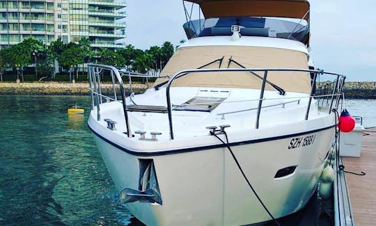 Charter 43' Motor Yacht in Cove Drive, Singapore