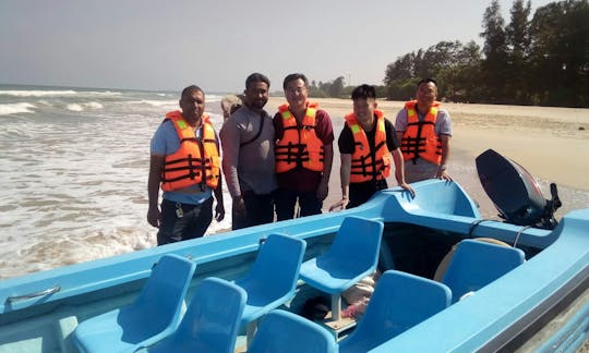 Charter a Dinghy in Irrakkakandi, Sri Lanka