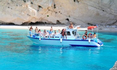Charter Delfini Motor Yacht in Zakinthos, Greece
