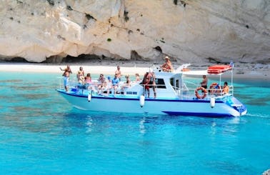 Charter Delfini Motor Yacht in Zakinthos, Greece