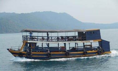 Alugue um barco de passageiros em Krong Kampot, Camboja