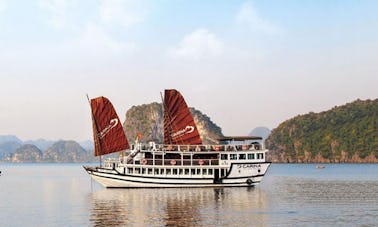 Alugue o Carina Power Mega Yacht na baía de Halong, Vietnã