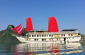 2 Days Classic Cruise in Thành phố Hạ Long, Vietnam On a Wooden Passenger Boat