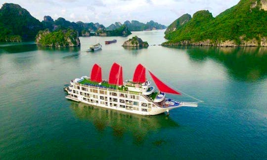 Explore Halong Bay On a Gulet in Thành phố Hạ Long, Vietnam